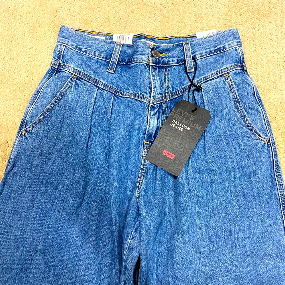 Levi’s Balloon Leg Jean